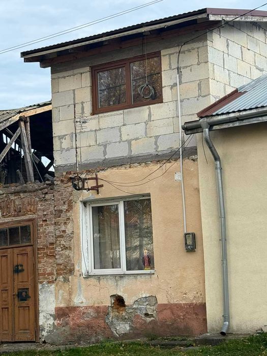 Будинок, смт. Куликів ( центр)