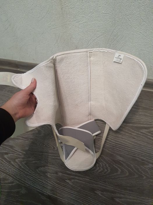 Дитячий ортопедичний чобіт або фіксатор гомілкостопу