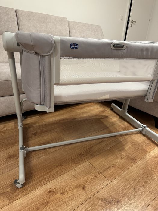Chicco Next2Me Magic Evo Grey Mist MEGA ZESTAW | Materacyk + 2x Prześcieradło | Stan Super