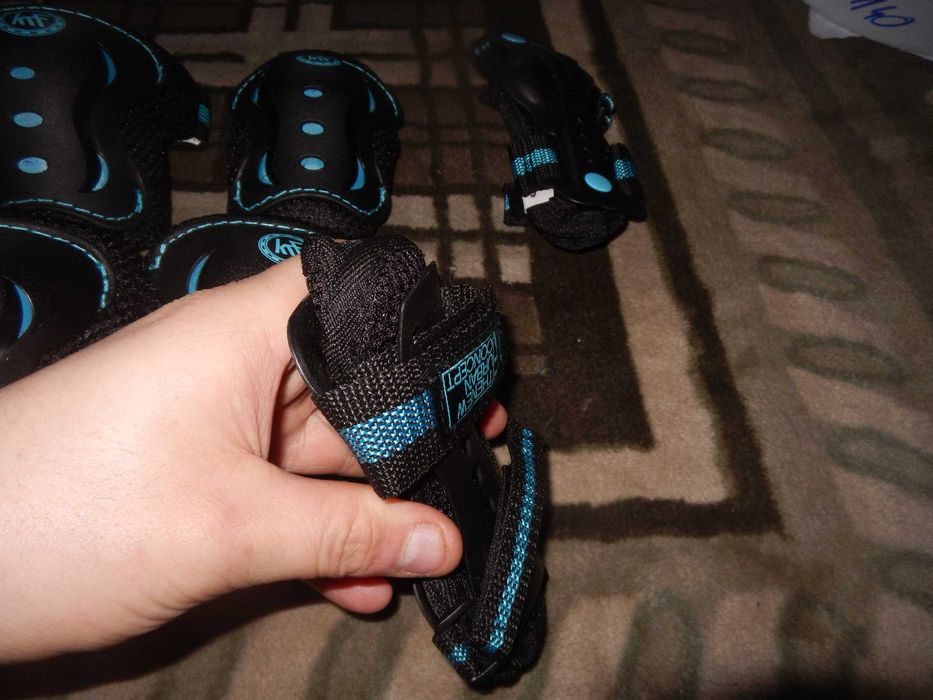 Wyprzedaż->Ochraniacze dla dzieci rolki/rower/WROTKI zestaw KRF rozm S