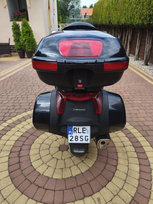 Honda  NT 700v Deauwille