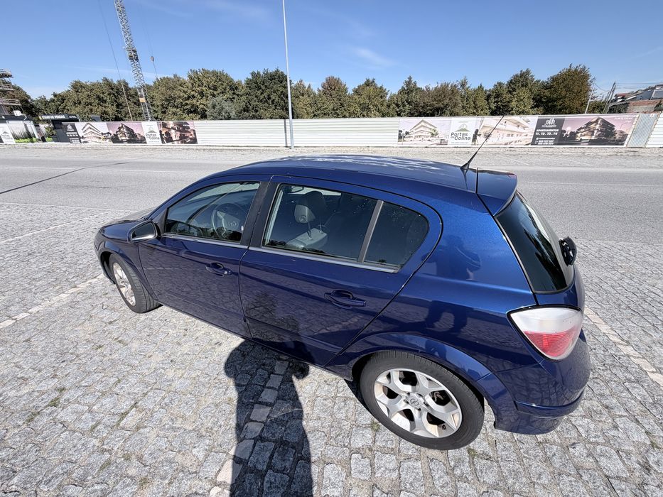 Opel Astra H 1.4 gasolina 2004 poucos kms