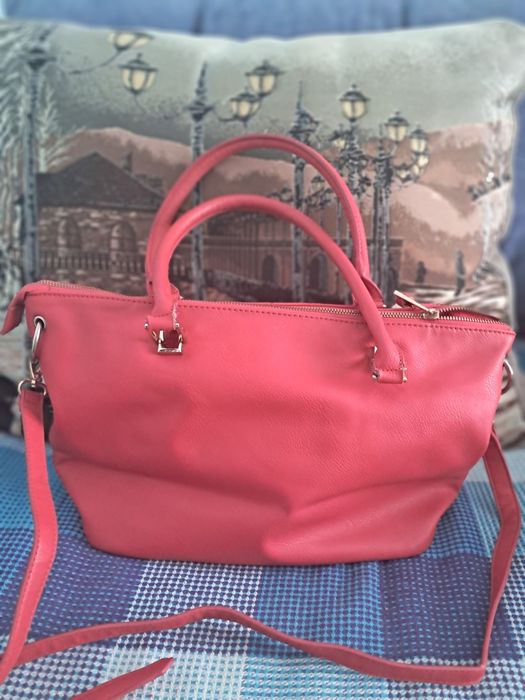 Продам женскую сумку