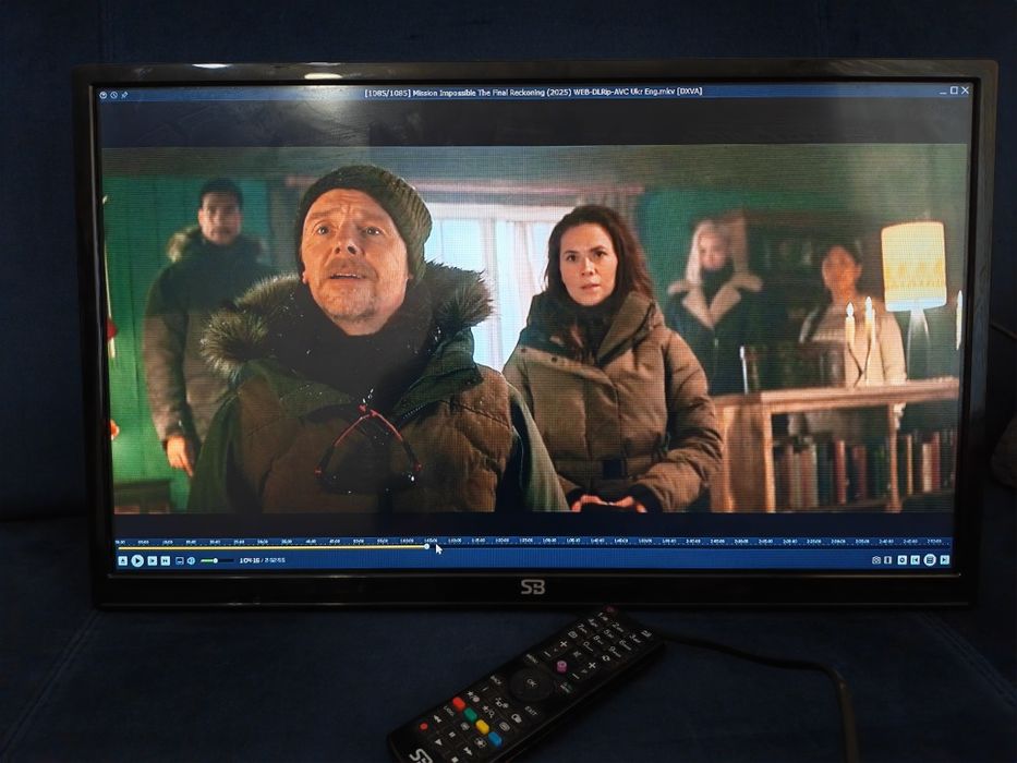 Телевізор, монітор 24" з кріпленням