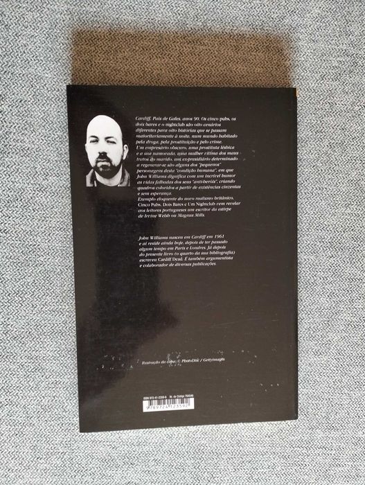 Livro "Cinco pubs, dois bares e um nightclub" de John Williams