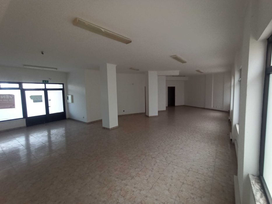 Arrenda-se Loja  Torres Novas