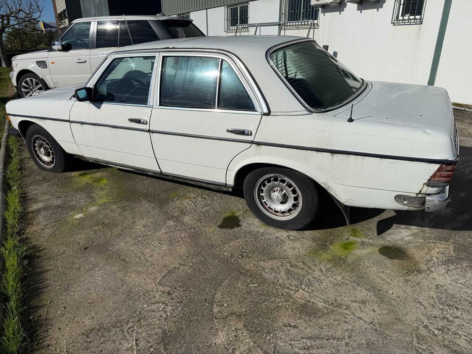 Vende-se Viatura Mercedes 240D