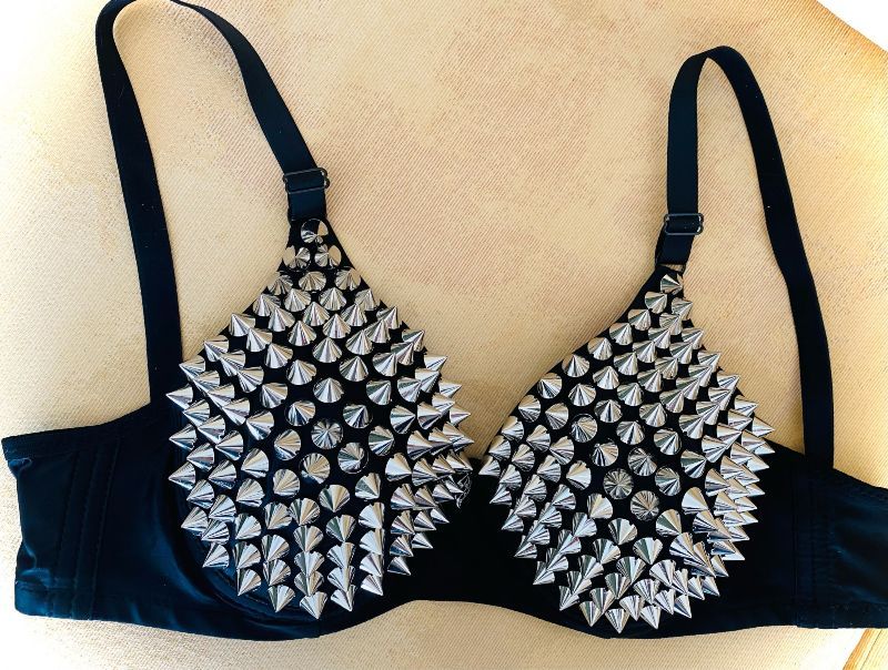 Efektowny Damski Biustonosz Push Up z Ćwiekami KOLCAMI - XXL