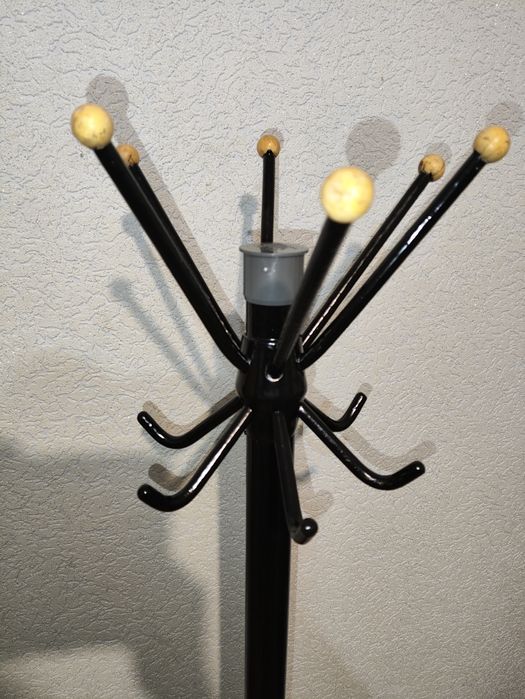 вешалка  СССР напольная устойчивая. Стулья бар.