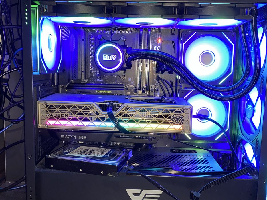 SAPPHIRE  Nitro+ Radeon RX 9060 XT  Gaming OC 16GB TripleFan