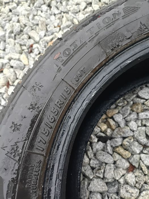 Opony zimowe 175/65R15 Dunlop Winter komplet