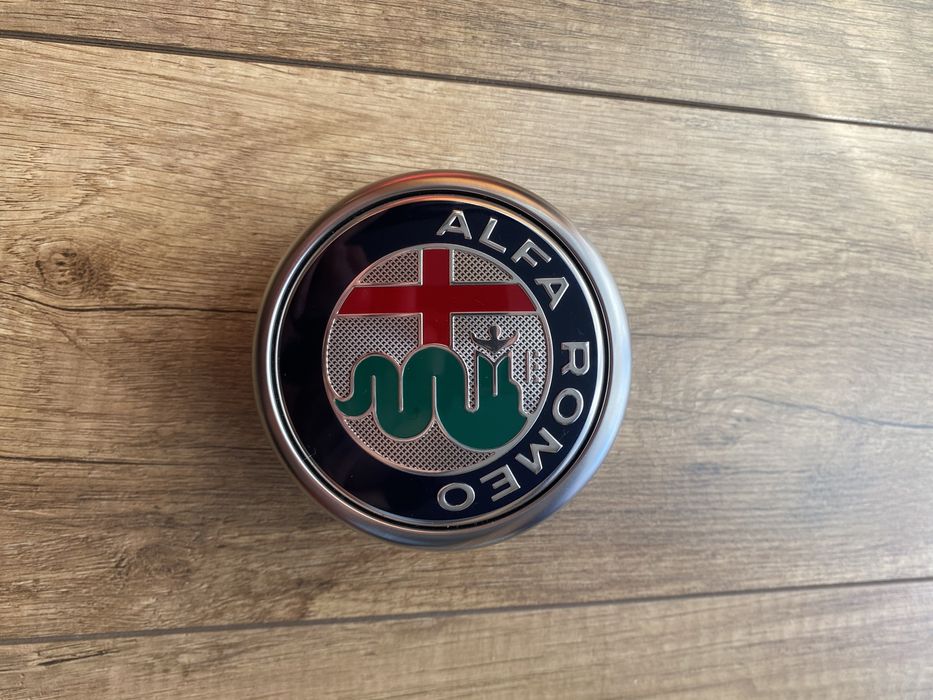 Znaczek Emblemat Alfa Romeo Giulia
