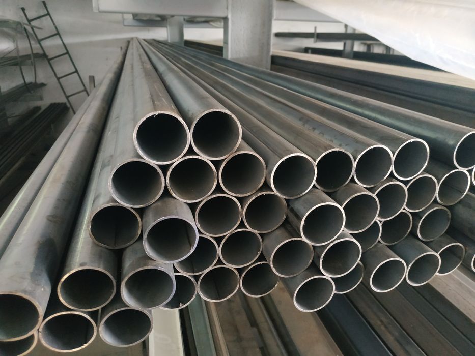 Rura stalowa okrągła fi 42 słupki ogrodzeniowe 42,4 do siatki