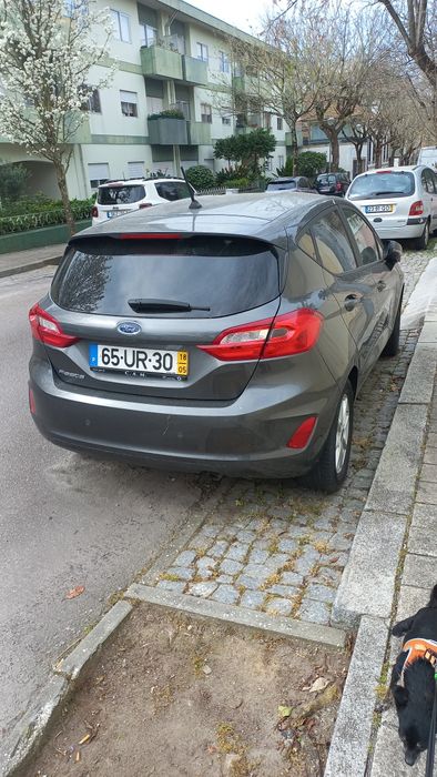Carro ford fiesta