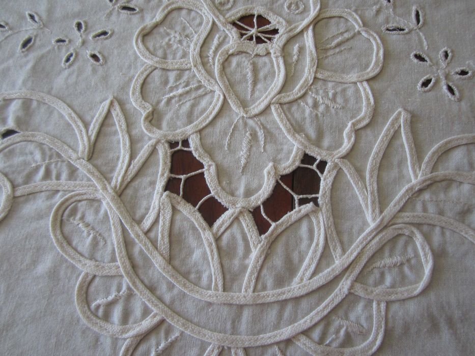 Bela Toalha Bordada Portuguesa-NOVA BAIXA de PREÇO