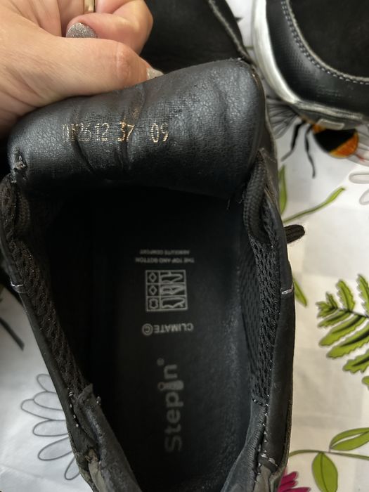 Кросівки в гарному стані