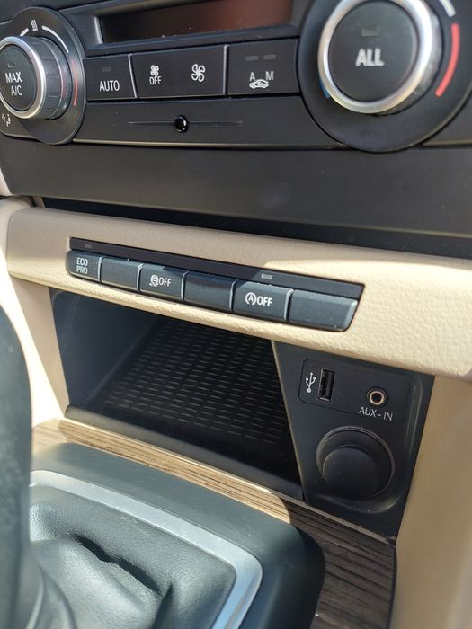 Продам bmw x1 2013