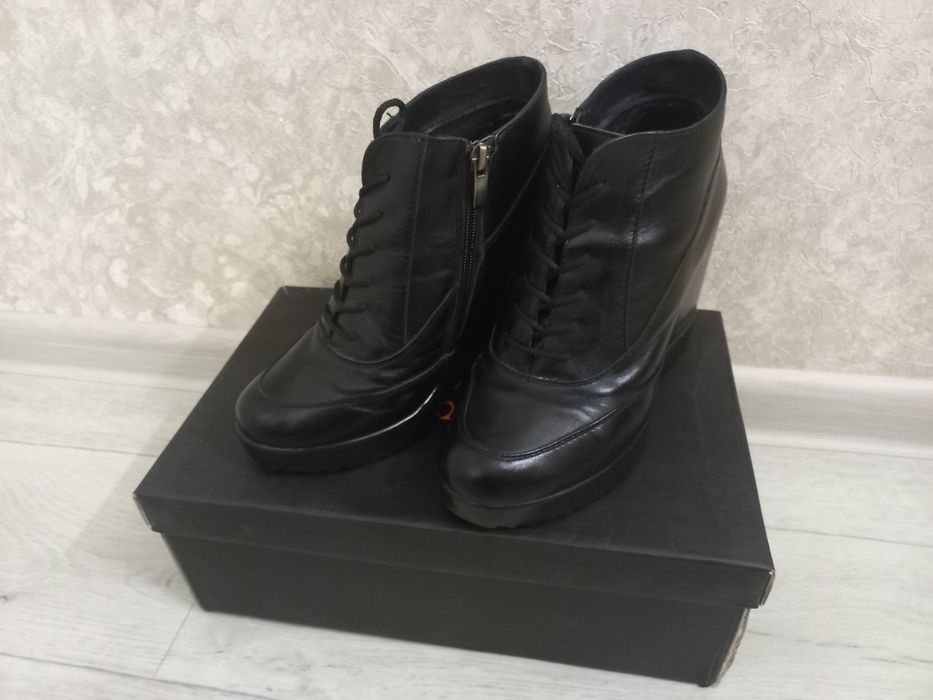 Жіночі шкіряні осінні черевики р.38