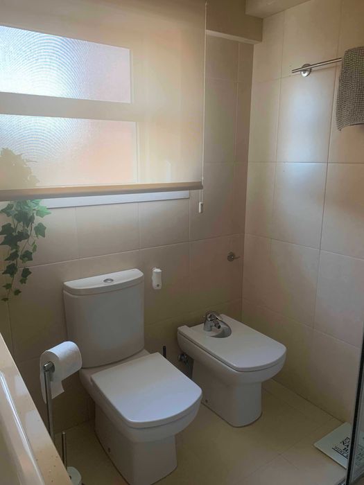 Quarto Individual c/ Varanda - Loures (disponível)