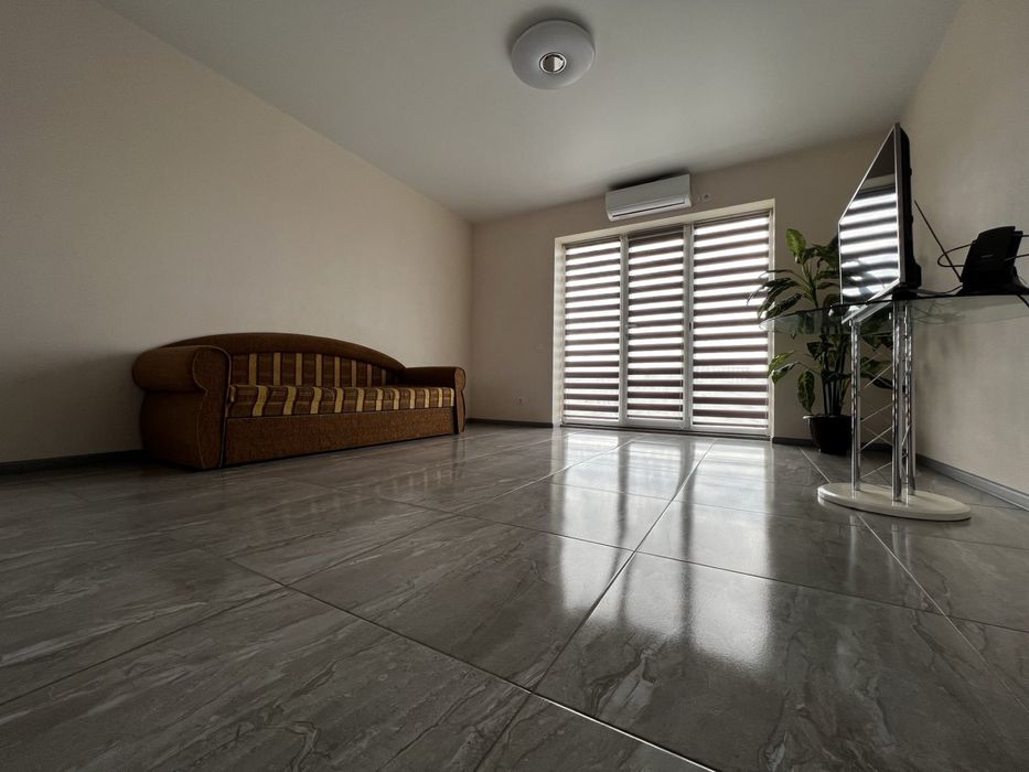 Продаж будинку. Дюплекс. Луначарка.