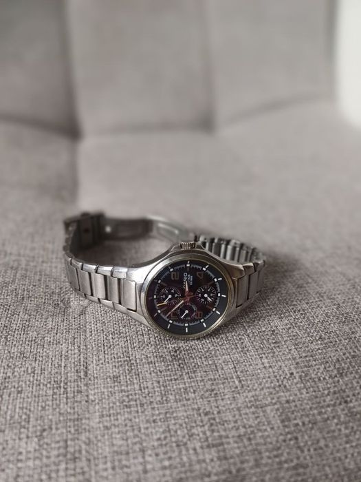 CASIO чоловічий годинник