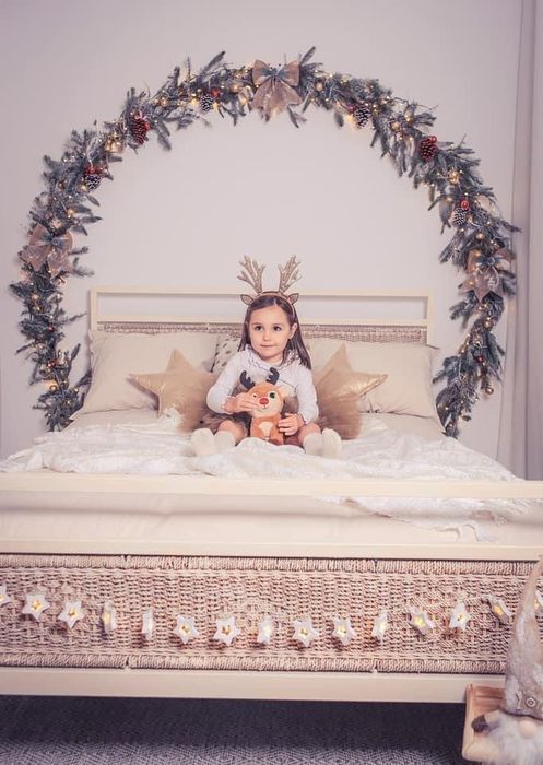 Cama em ferro e palhinha