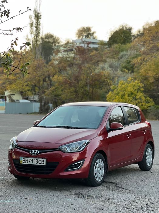 ЭКОНОМНЫЙ городской автомобиль  Hyundai i20, 2014 года