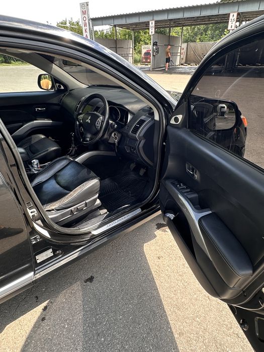 Продам Mitsubishi Outlander XL