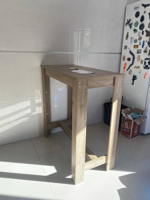 Mesa de refeição alta