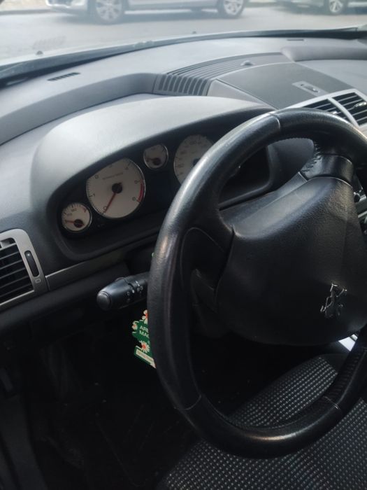 Peugeot 407 1.6 HDi Diesel – 2004 | Cerca de 300.000 km
