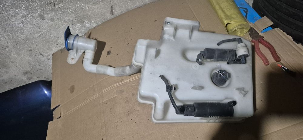 Zbiornik spryskiwaczy xenon Audi A3 8P Golf 5 Touran Skoda Octavia 2