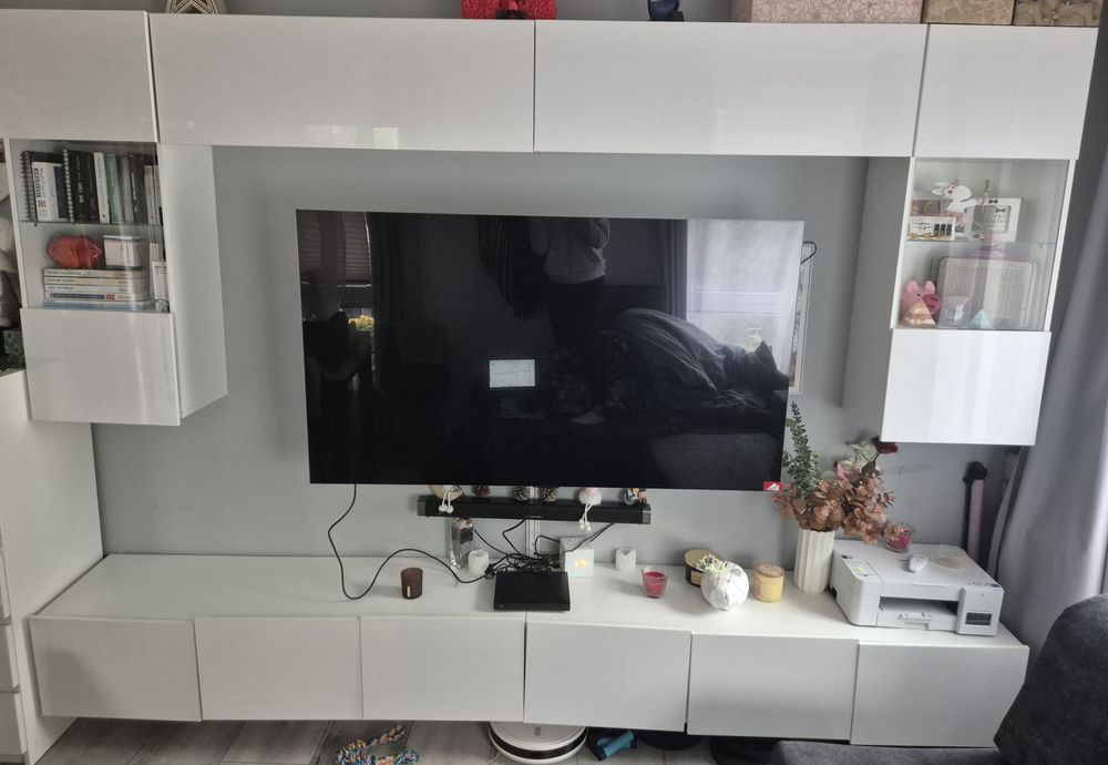 Meblościanka Calabria -  biały połysk z LED