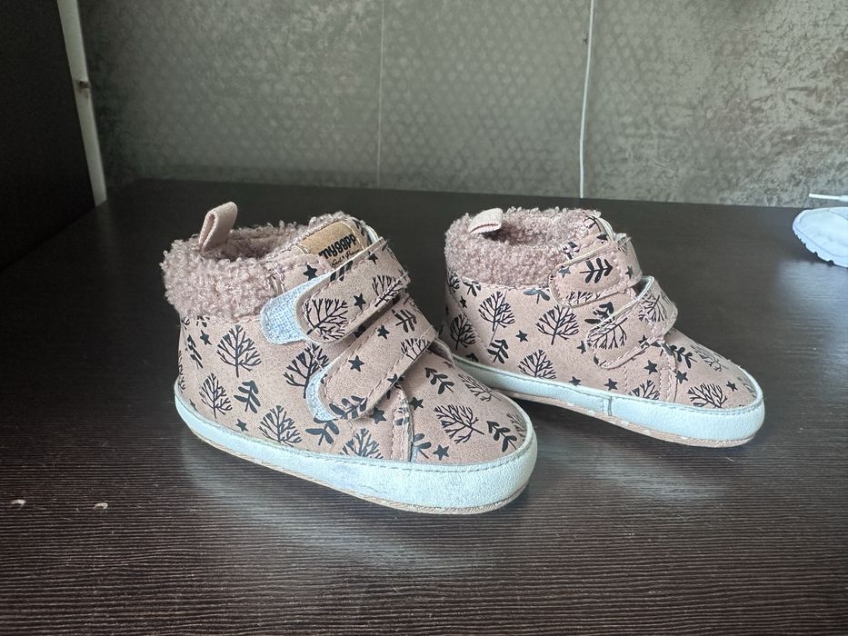 Взуття дитяче для дівчинки