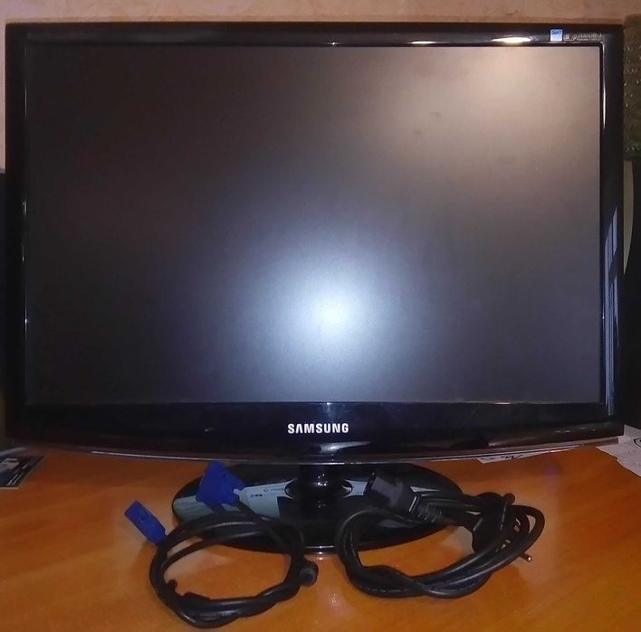 Монитор 22" Samsung 2233BW Led vga, Dvi