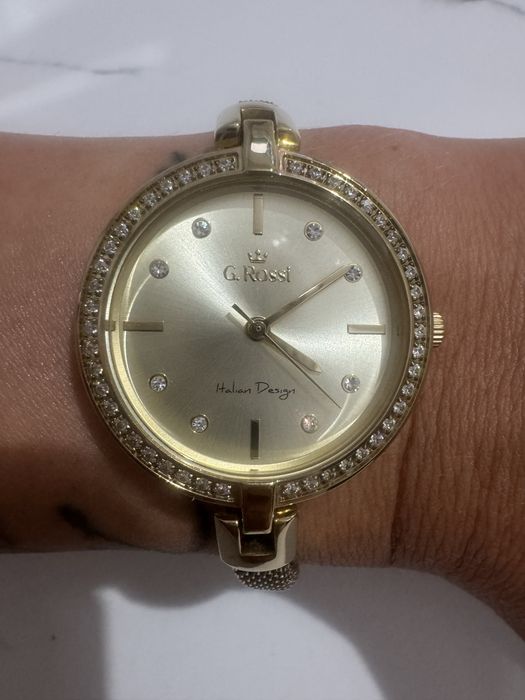 Delikatny zegarek G. Rossi