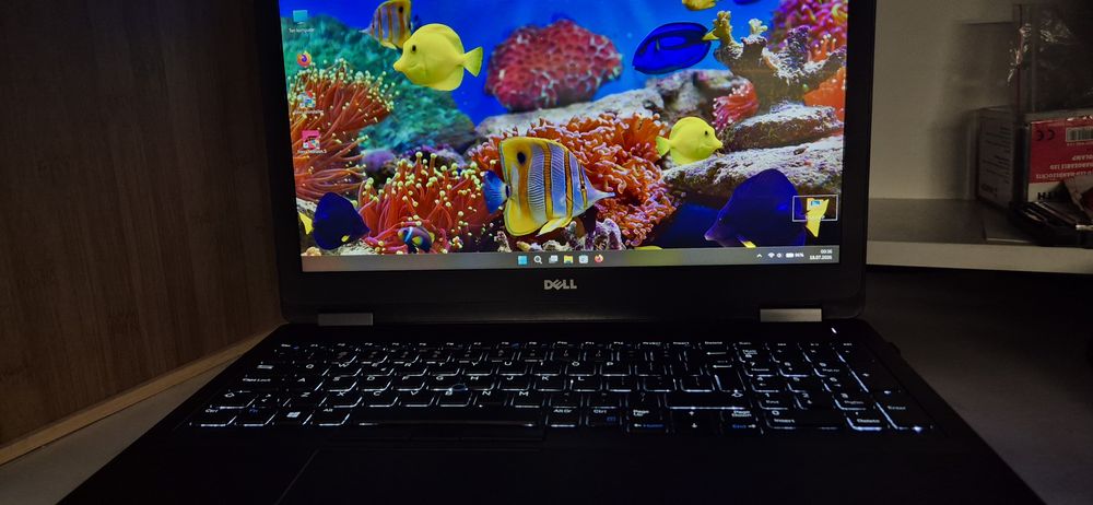 Dell Latitude E5570  i5 w super wersji!!!  W11  16GB RAM  SSD240 max bateria FHD