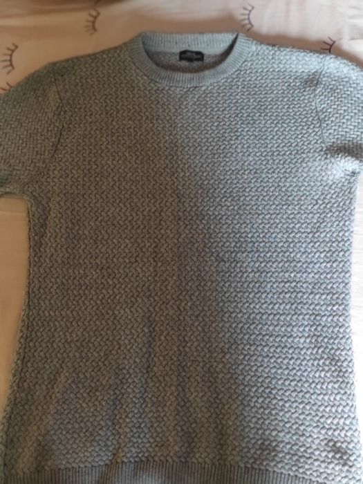 Продам свитер мужской