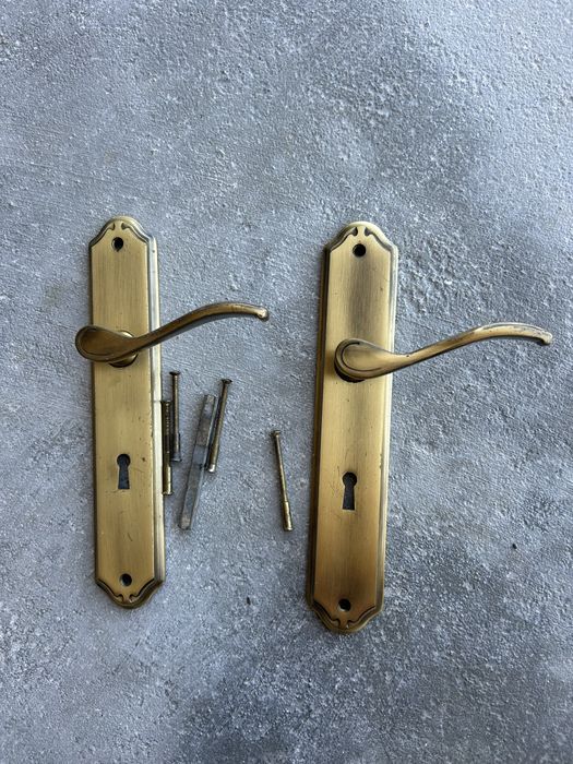 Conjunto de puxadores em latão