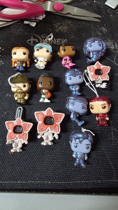 Bonecos stanger thins kinder joy