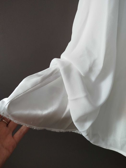 Suknia ślubna z koronkową górą i muślinowym dołem