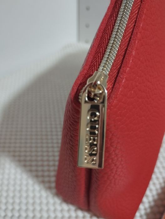 Bolsa nécessaire Guess