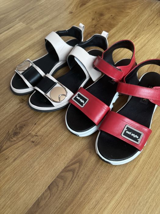 Шкіряні босоніжки