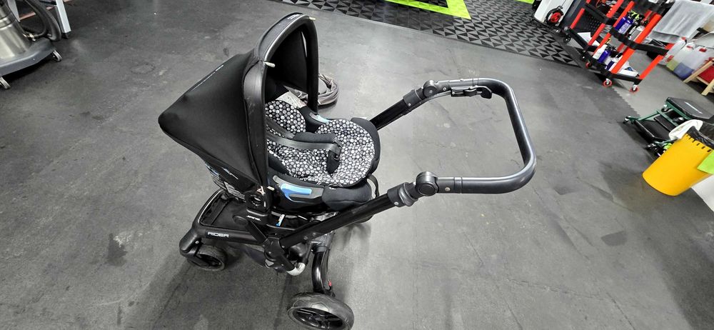 Carrinho de bebe 2 em 1  jane