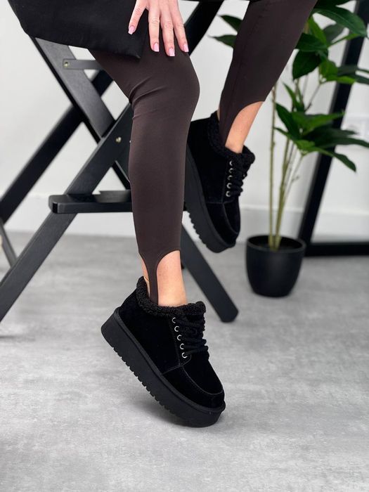 Женские замшевые угги лоферы на шнурках