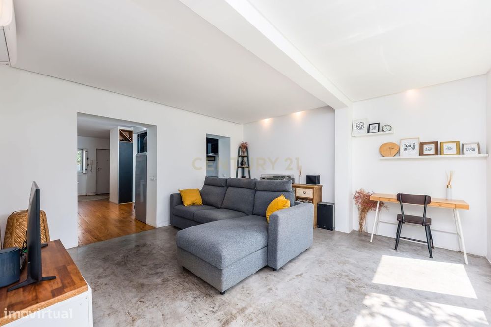 Moradia T2 Renovada com Jardim, Cave e Terraço | Viva o melhor de Belé
