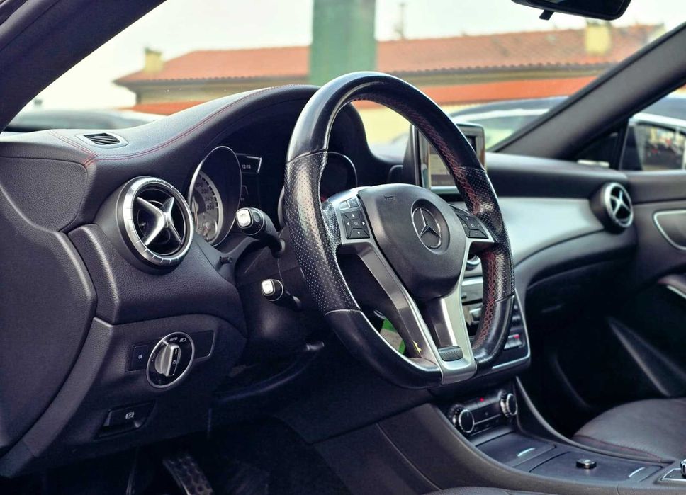 MERCEDES-BENZ CLA 200 AMG 136CV 7G-TRONIC "FULL EXTRAS"