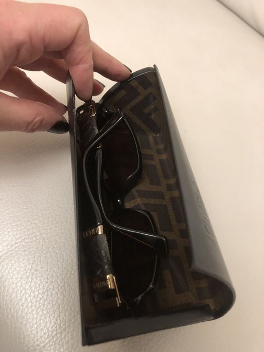 Сонцезахисні окуляри Fendi. Оригінал