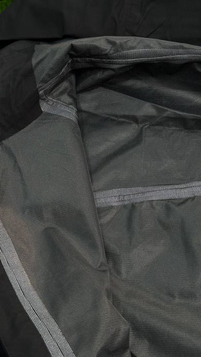 Arc’teryx Beta LT — топова Gore-Tex вітровка для міста й гір