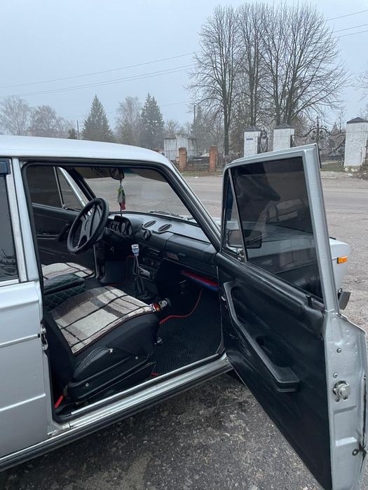 Продаєтьця ваз 2106