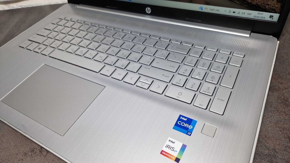 Ноутбук HP Laptop Intel i7-1165G7/8/256 ssd/17 дюйм